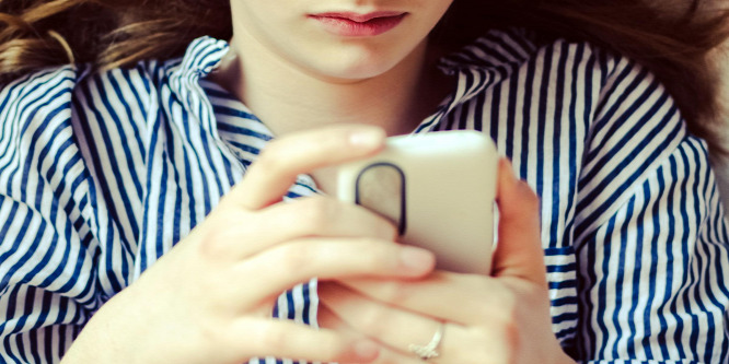 Mondhatod, hogy maradi vagyok, de én akkor sem telefonálgatok idegen pasikkal