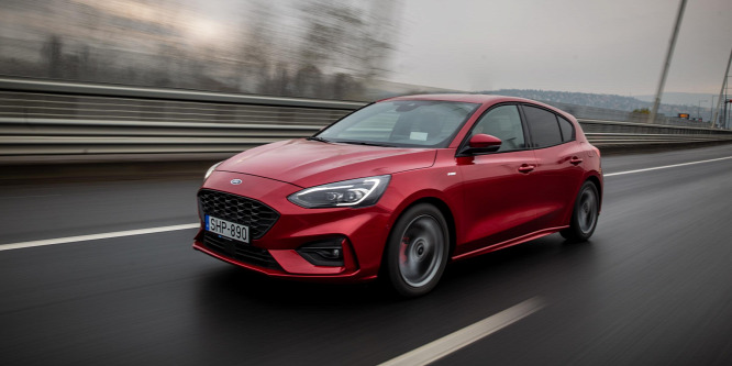 Úgy akar spórolni, hogy ne fájjon - Ford Focus Mild Hybrid ST-Line teszt (2020)