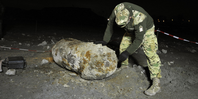 Hatástalanították a Csepelen talált egytonnás bombát