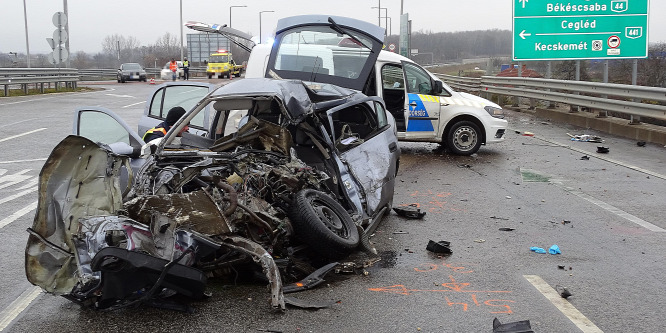 Történelmi mértékben csökkent 2020-ban a közlekedési balesetben meghaltak száma