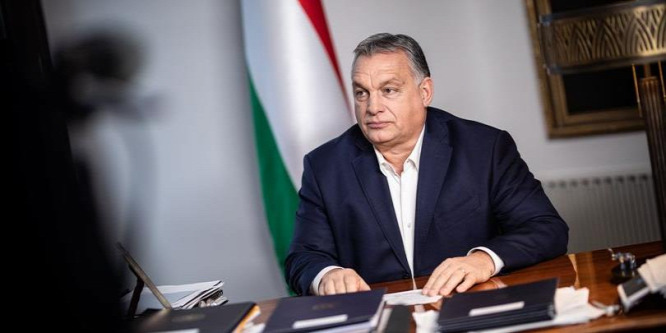 Ezt kérte Orbán Viktor az egészségügyi dolgozóktól