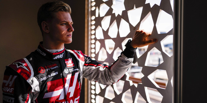 Schumacher fia még apjánál is visszahúzódóbb