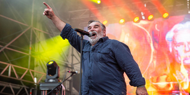 A járvány alatt lett nagypapa Vikidál Gyula: "Ez a tündéri apróság is erőt ad nekem a folytatáshoz"