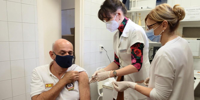 Saját szavazói is kinevetik Fekete-Győr Andrást, aki folytatja a baloldali halálkampányt