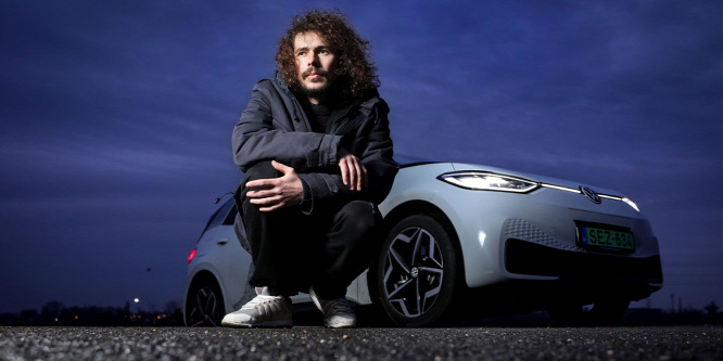 Bemutatjuk a magyar tervezőt, akinek a Volkswagen ID.3 formáját köszönhetjük