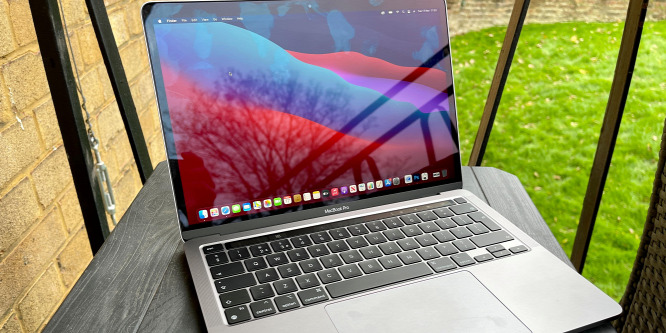 Apró kijelzőkből rakhatja össze az új MacBookok billentyűzetét az Apple