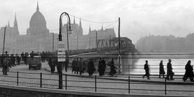 Vörös karszalag, avagy így készítették elő a kommunisták a diktatúrát