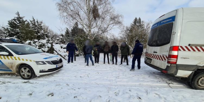 Több mint kétszáz migránst fogtak a rendőrök a hétvégén