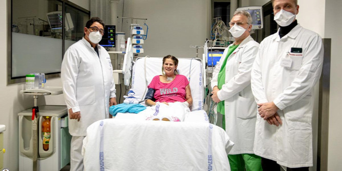 Műtüdővel gyógyult fel a koronavírusos kismama, elhagyhatta a Semmelweis Egyetem klinikáját