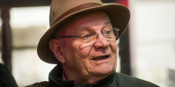 Az írói munkának a gondolkodáshoz kevés köze van, más forrásból táplálkozik