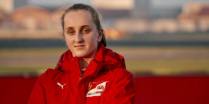 Először igazolt női pilótát a Ferrari tehetséggondozó akadémiája