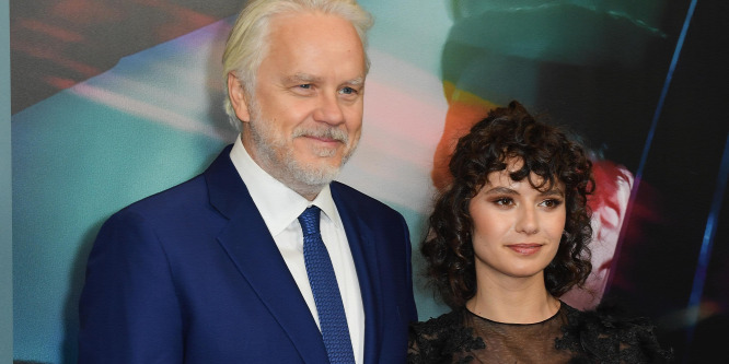 30 évvel fiatalabb feleségétől válik az Oscar-díjas színész, pedig senki sem tudta, hogy házas