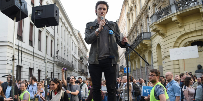 Karácsony Gergely keresztényellenes szakértője újabb provokációjával dicsekedett – videó