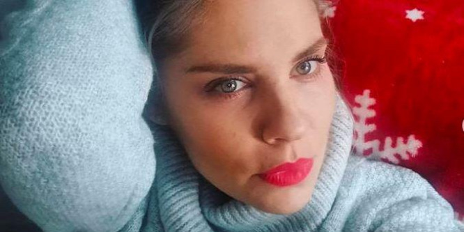 Ada megmutatta újszülött kislányát: elképesztően cuki fotót posztolt róla