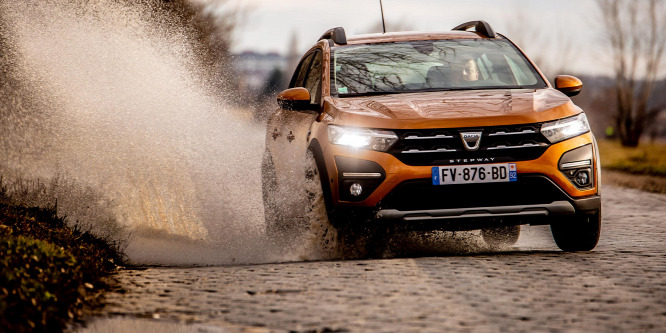 Ennyi pénzért ajándék egy új autó - Dacia Sandero Stepway 1.0 LPG teszt
