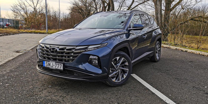 Garantáltan megtalálná a parkolóban - Hyundai Tucson 1.6 T-GDI Premium teszt