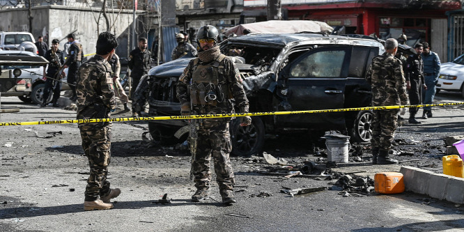 Autókba rejtett bombák robbantak Kabulban, legalább ketten meghaltak