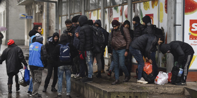 Több ezer illegális migráns akar betörni Magyarországra