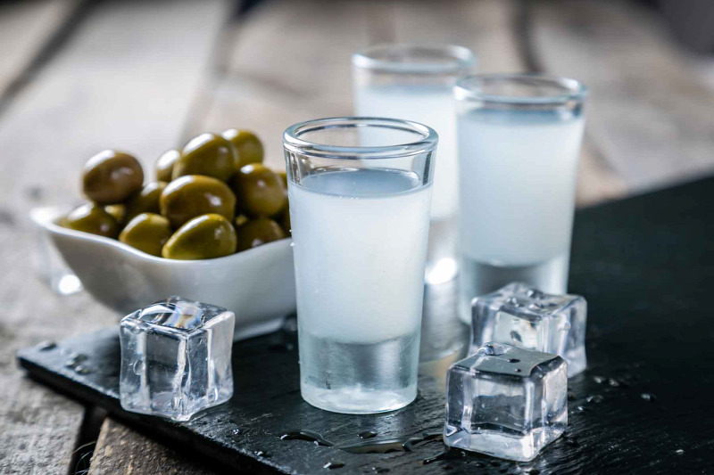 Koccintani csak alkohollal!
