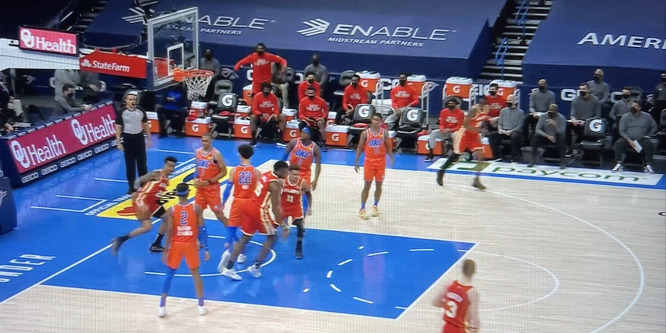 Nem sikerült a mezválasztás az NBA-meccsen, félidőben cserélni kellett