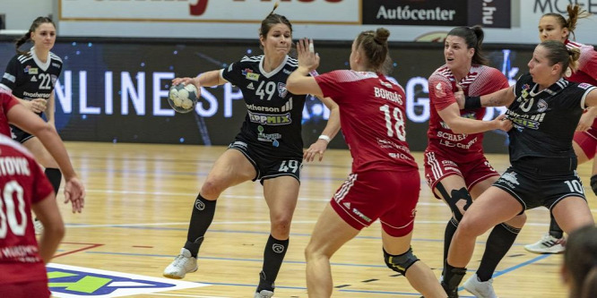 Egy veszprémi legenda vezetésével írják a legújabb női kézilabdás sikersztorit