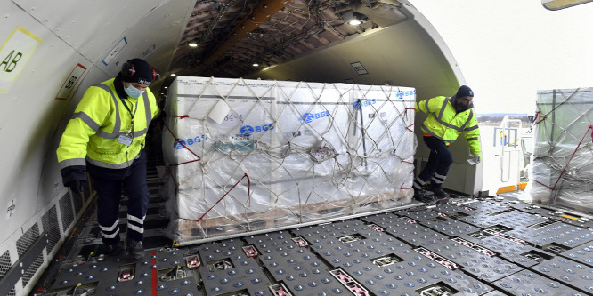 Több mint 4,5 millió adag vakcina érkezik Oroszországból és Kínából a következő hetekben