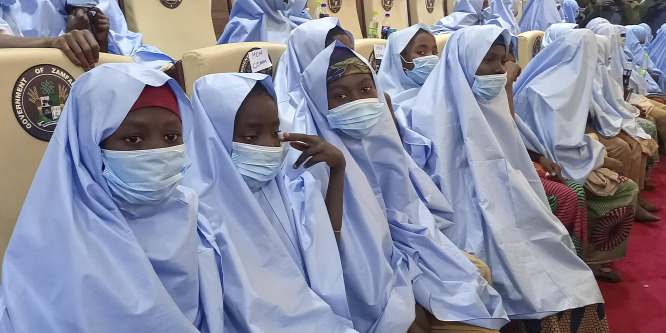 Szabadon engedték a Nigériában elrabolt iskolás lányokat