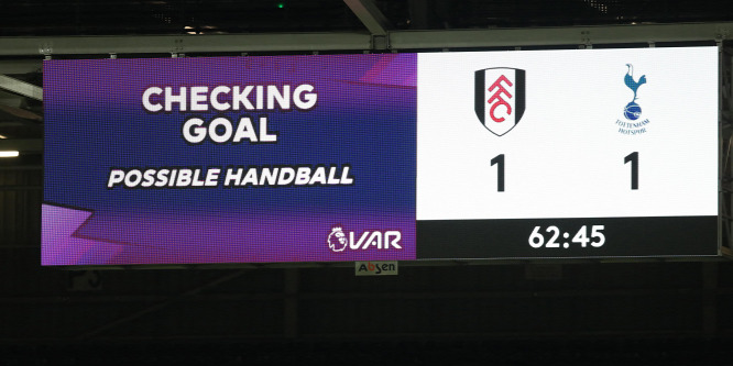 Gyönyörű góllal, de egy érthetetlen bírói döntés után nyert a Tottenham a PL-ben - videó