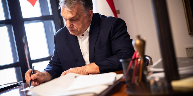 Orbán Viktor a közösségi oldalán üzent nagyszombaton