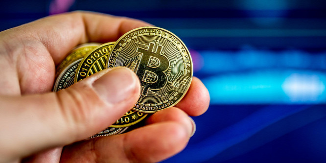 Elképesztő árfolyamemelkedést várnak jövőre a bitcointól