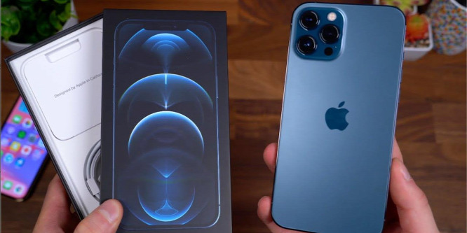 Megbüntették az Apple-t a brazil hatóságok, amiért az nem ad töltőt a mobiljaihoz