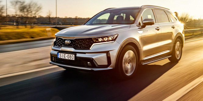 Az első koreai autó, amibe Audiból és Volvóból is átülnek - Kia Sorento 230 Hybrid teszt