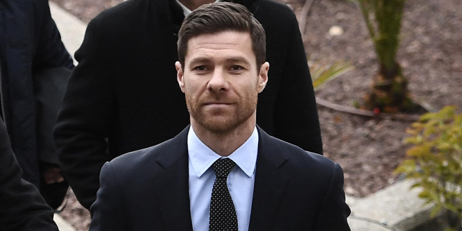 Mégsem Xabi Alonso veszi át a Mönchengladbach irányítását