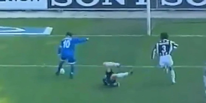 Húsz éve rúgták a Serie A történetének egyik legzseniálisabb gólját - videó