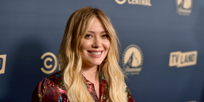 Elolvadunk: megmutatta egyhetes kislányát Hilary Duff