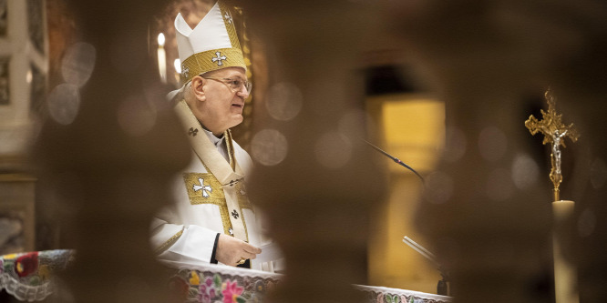 Este már Jézus feltámadását ünneplik a katolikus templomokban