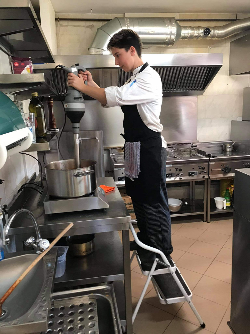 Egyetem mellett dolgoztam egy kávézóban, ha maradt egy kis szabadidőm, bementem a suli konyhájába és gyakoroltam.