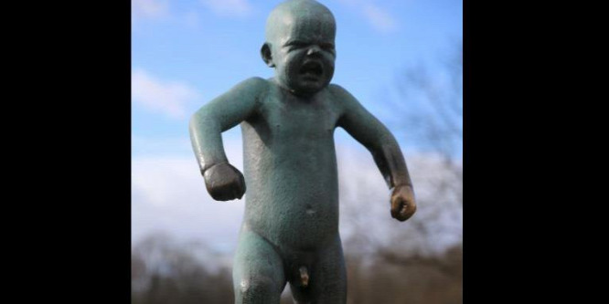 Vandálok megrongálták Vigeland világhírű szobrát Oslóban