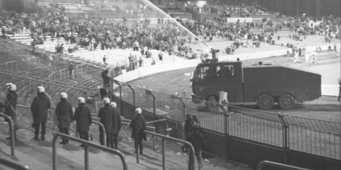 Kések, pisztolyok a stadionban – 30 éve játszották le minden idők legbotrányosabb BEK-negyeddöntőit