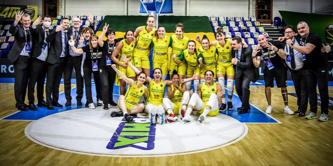 Őrületes Euroliga-csata: volt edzője ellen bizonyíthat a Sopron Basket