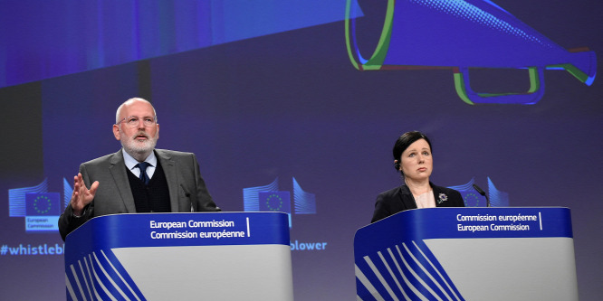 Jourová és Timmermans: európaiságból, szolidaritásból elégtelen