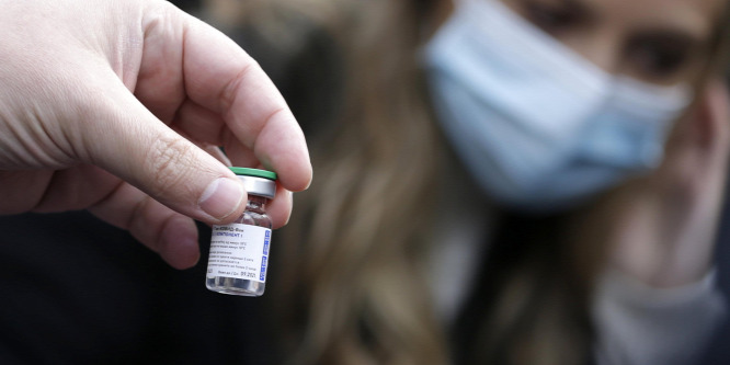 A beoltottak arányától is függ a tanév kezdete, ezért arra kérnek minden 17-35 év közötti személyt Szerbiában, hogy oltassa be magát