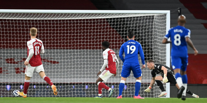 A Fulhamben folytatja az Arsenal német kapusa