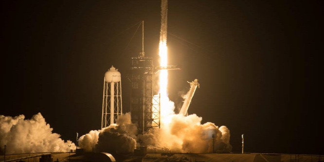 Megérkezett a Nemzetközi Űrállomásra a SpaceX űrhajó négy asztronautával a fedélzetén