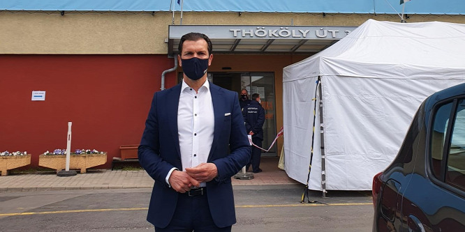Visszaküldte a vakcinákat, majd saját magát beoltatta a DK-s polgármester