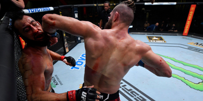 Az egyik legegyedibb UFC-harcos szenzációs kiütésén ámul a világ - videó