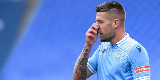 Törött orral játszotta végig a meccset a Lazio sztárja, már meg is műtötték - fotó