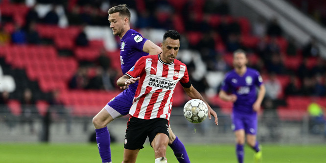 Otthonában verték össze a PSV válogatott focistájának családját