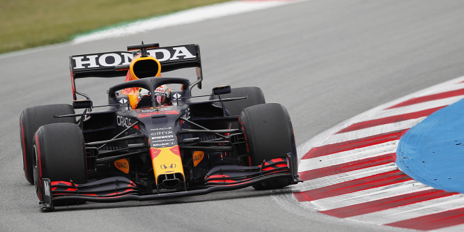 Hamilton kifogásolja a Red Bull autóját, szerintük az teljesen szabályos