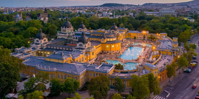 A Széchenyi Gyógyfürdő a britek kedvence